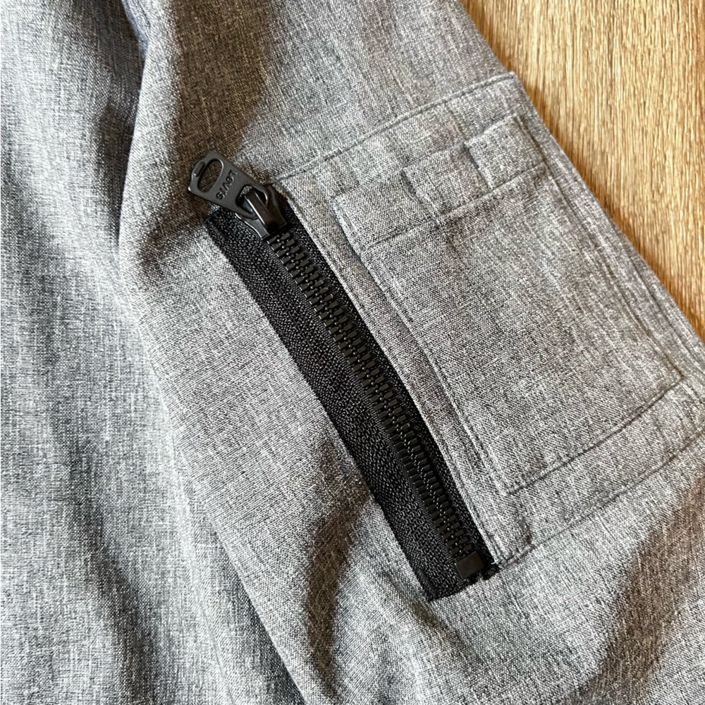 LEVI'S Men Hooded Water Resistant Softshell Bomber Jacket - Picture 4 of 12